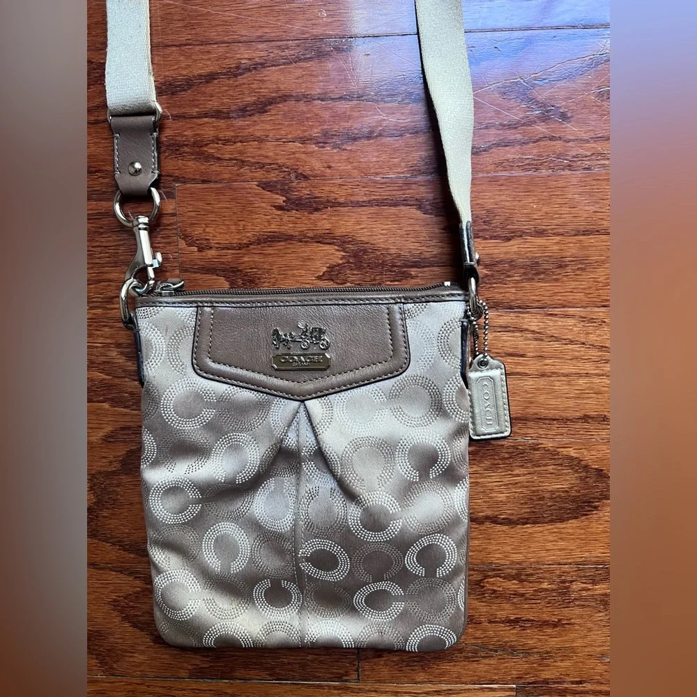 Coach Madison Optical Art Swingpack Crossbody Bag - Picture 3 of 6